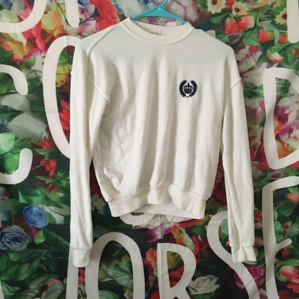 Brandy Melville NW John fault embroidered